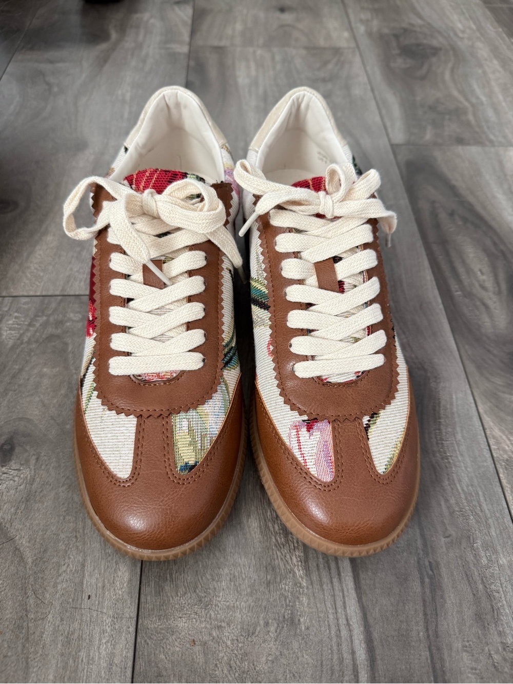 Women’s Potenza Classic Low top sneaker size 9